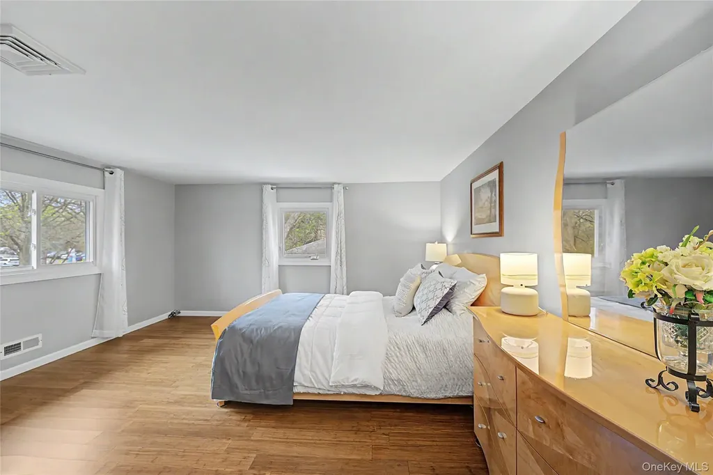 8 Central Park Road Plainview NY 11803