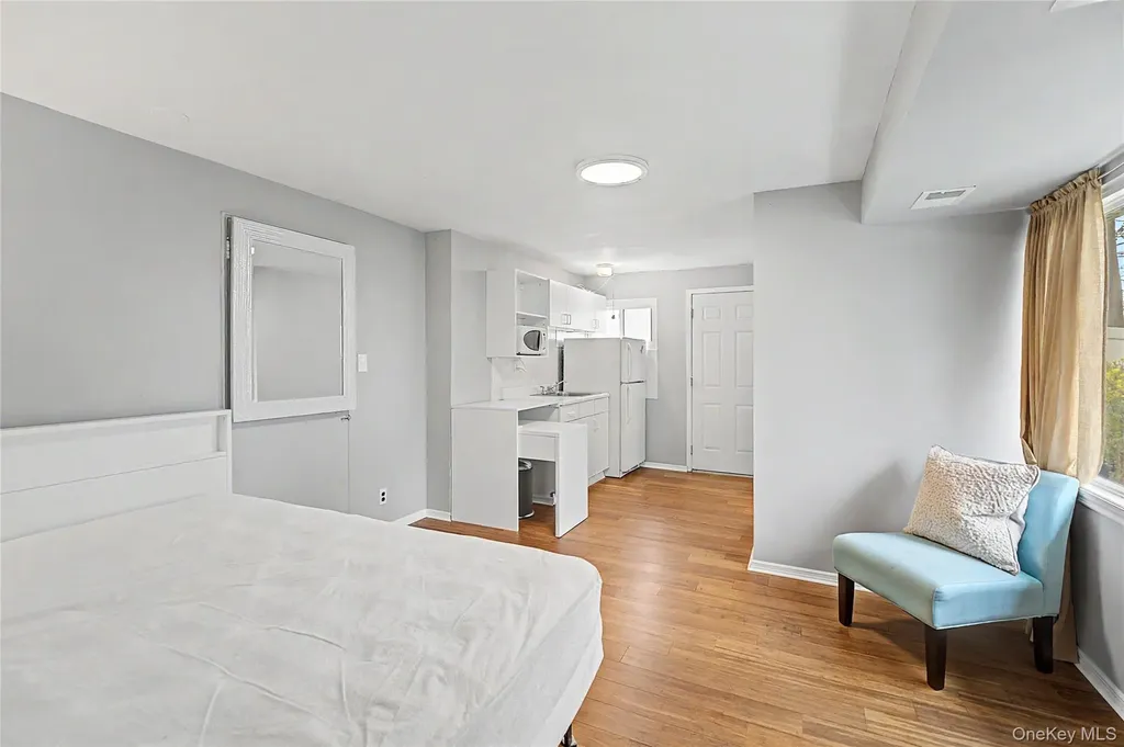 8 Central Park Road Plainview NY 11803