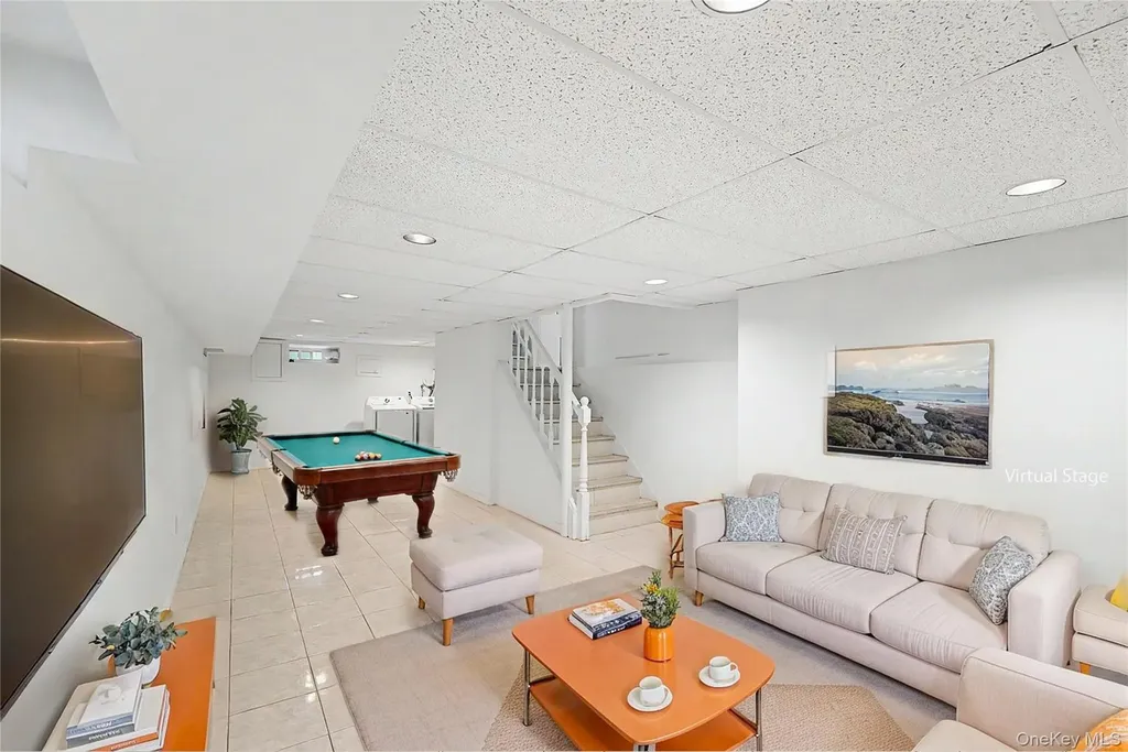 8 Central Park Road Plainview NY 11803