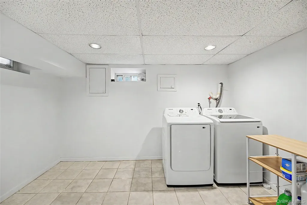 8 Central Park Road Plainview NY 11803