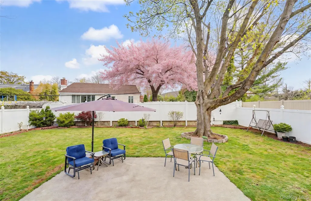 8 Central Park Road Plainview NY 11803