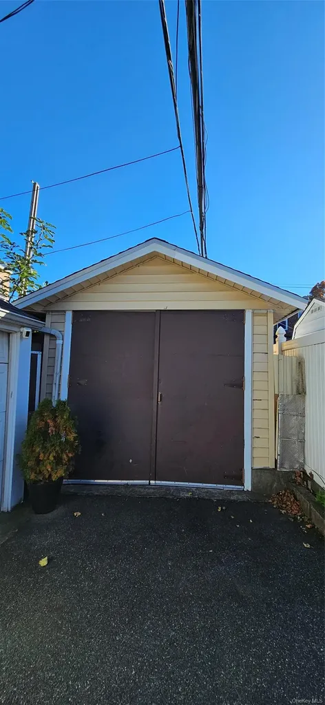 7854 75th Street Glendale NY 11385