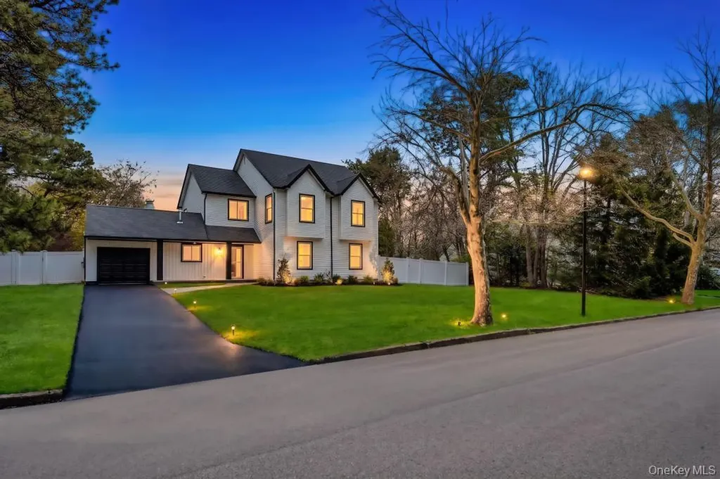 17 Blackpine Drive Medford NY 11763