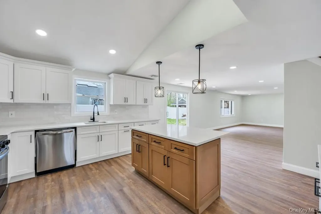 17 Blackpine Drive Medford NY 11763