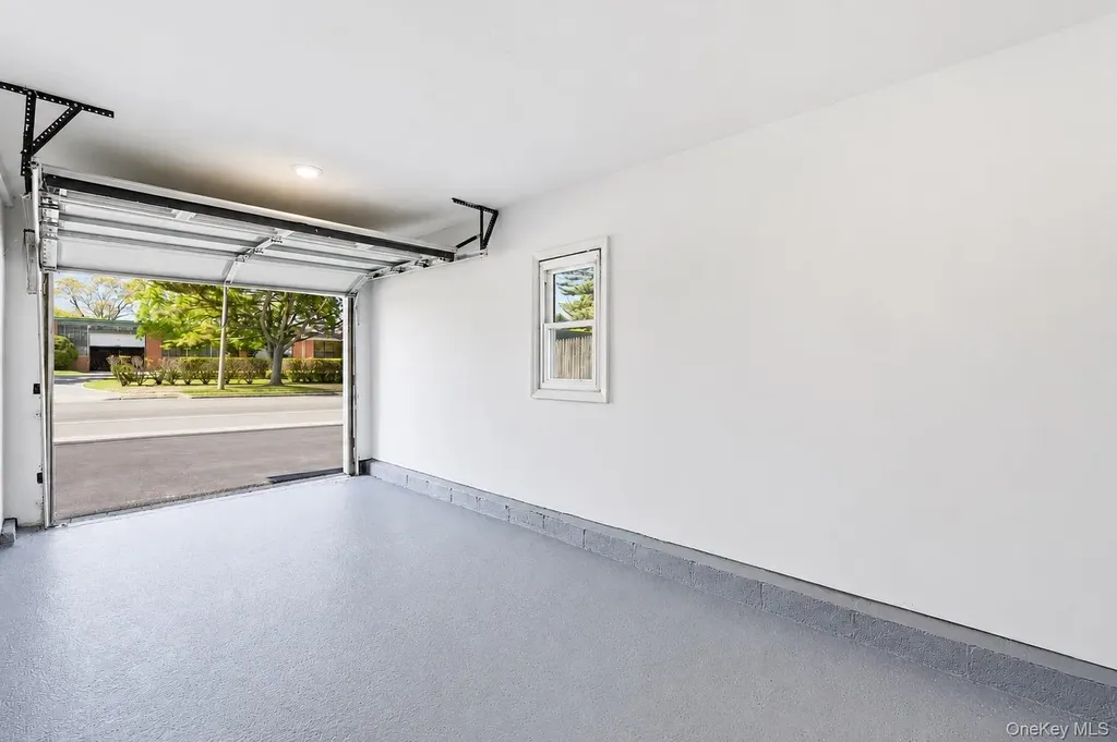 2206 Union Boulevard Bay Shore NY 11706