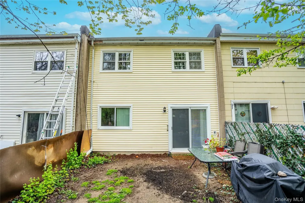 54 Whitman Court Middletown NY 10941