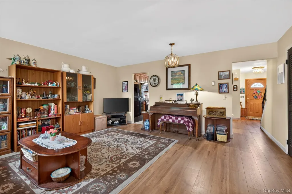 54 Whitman Court Middletown NY 10941