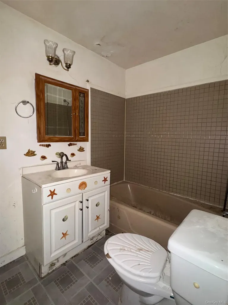 13 Anthony Street Middletown NY 10940
