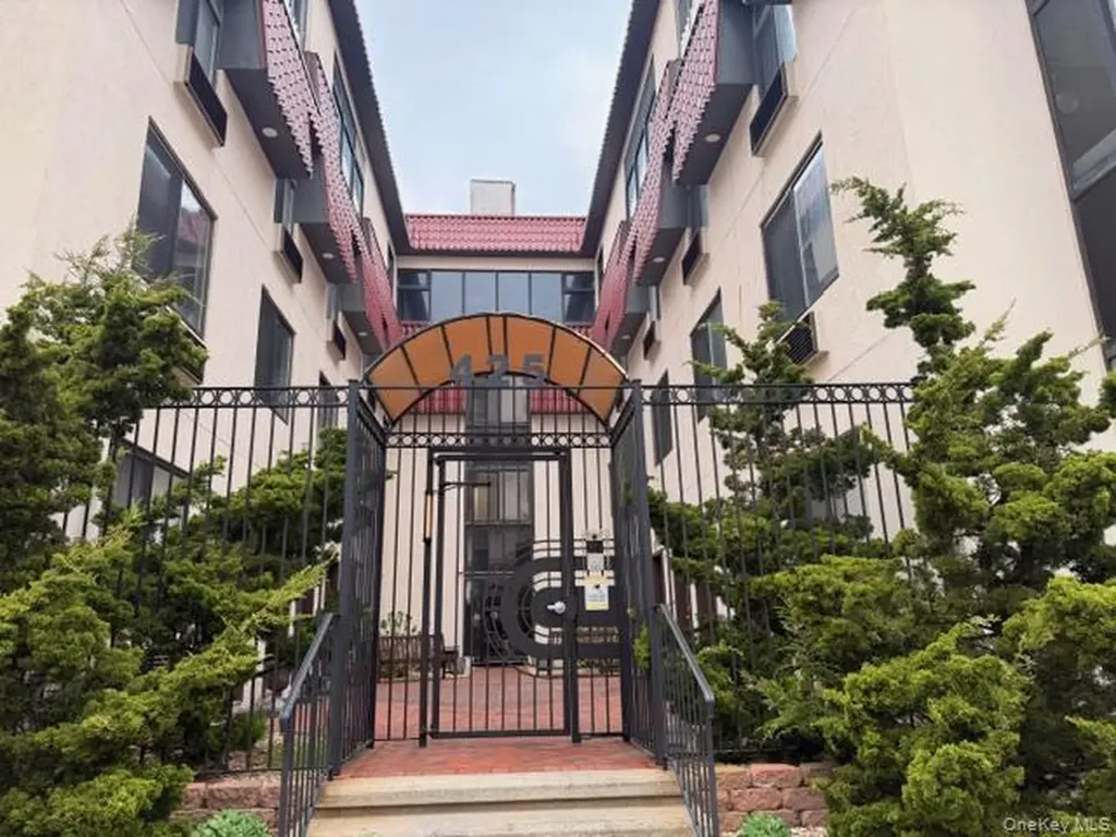 425 Shore Road Long Beach NY 11561