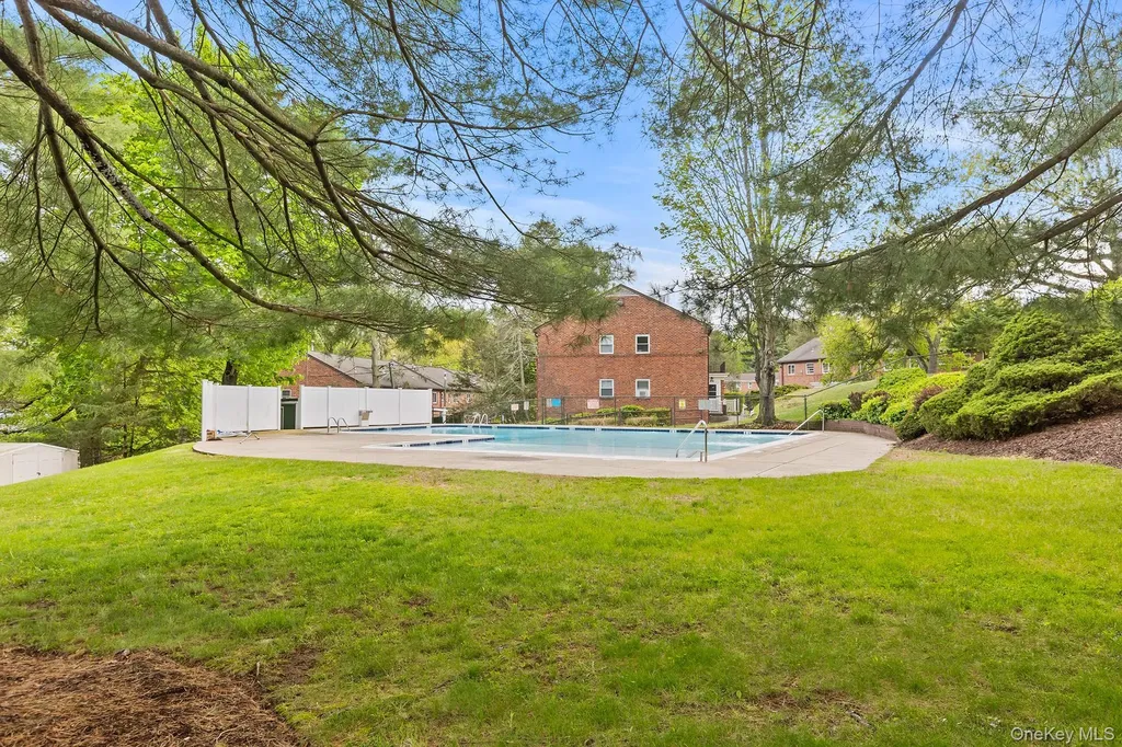 37 Fieldstone Hartsdale NY 10530