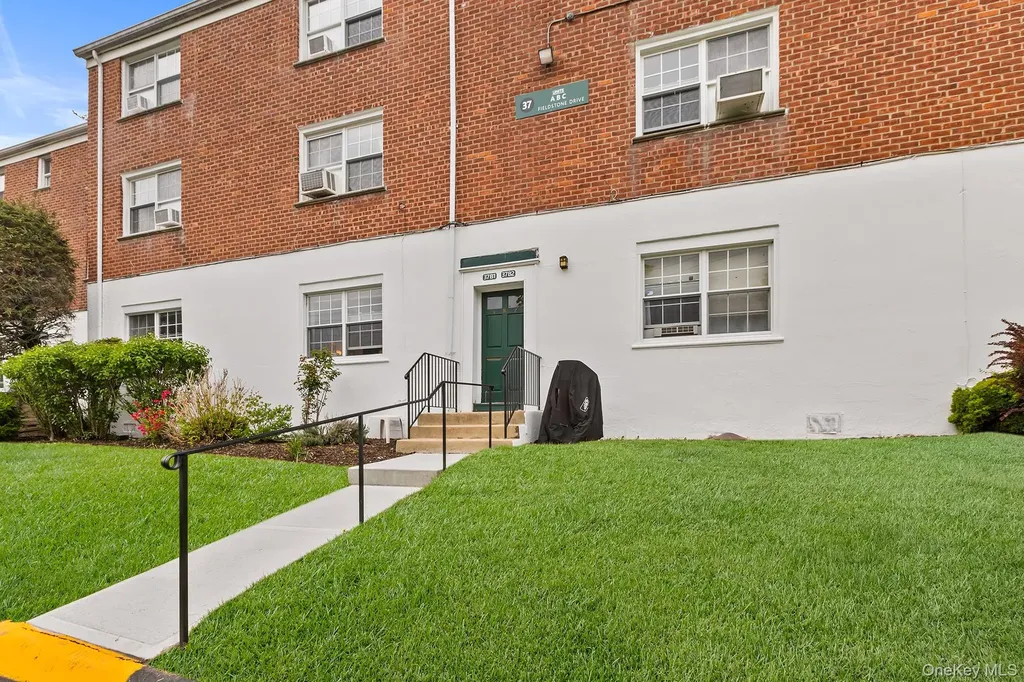 37 Fieldstone Hartsdale NY 10530