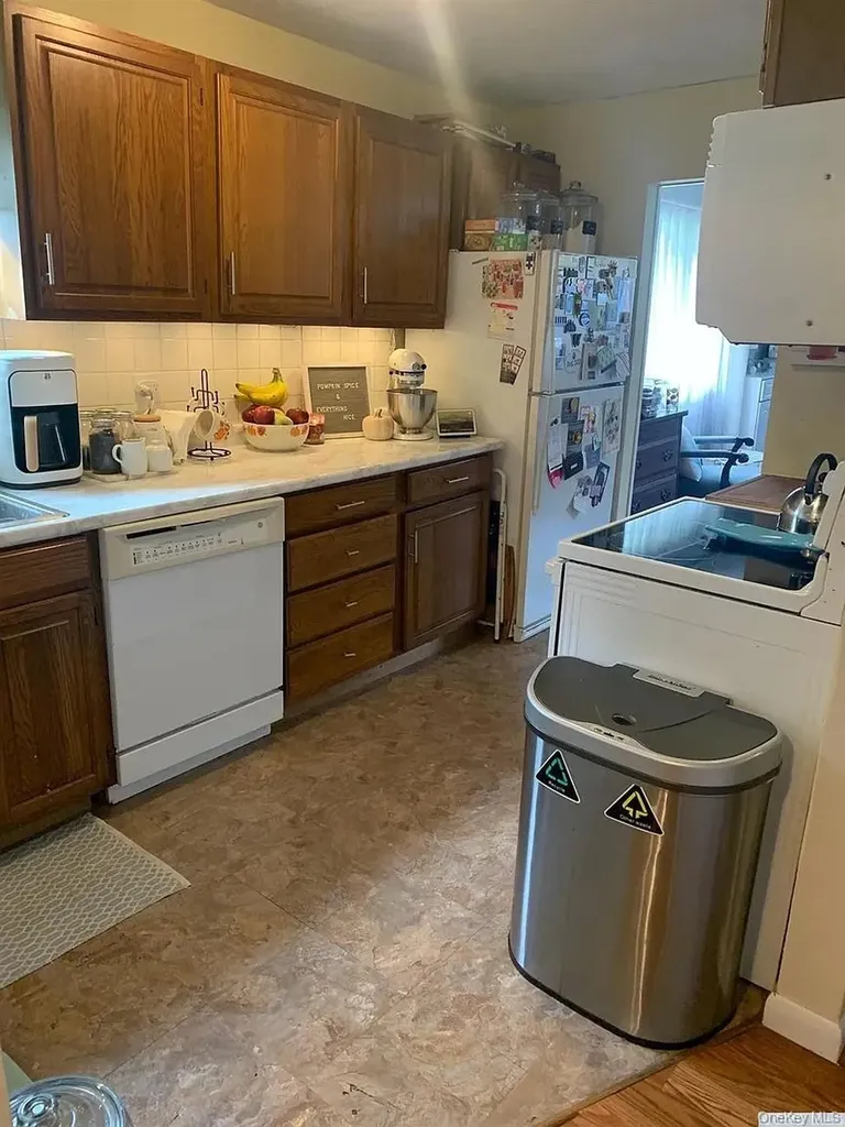 81 Cauterskill Avenue Catskill NY 12414