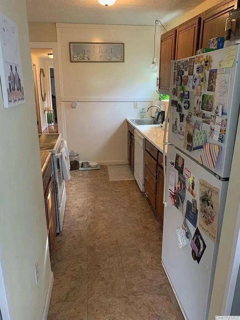 81 Cauterskill Avenue Catskill NY 12414