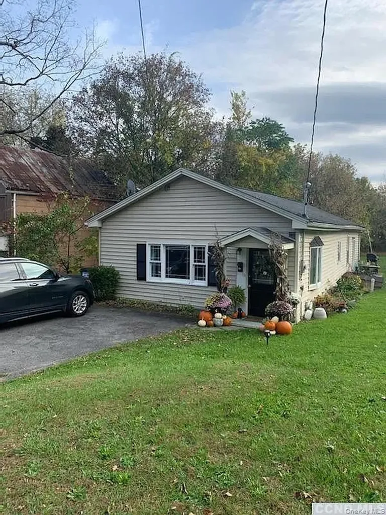 81 Cauterskill Avenue Catskill NY 12414