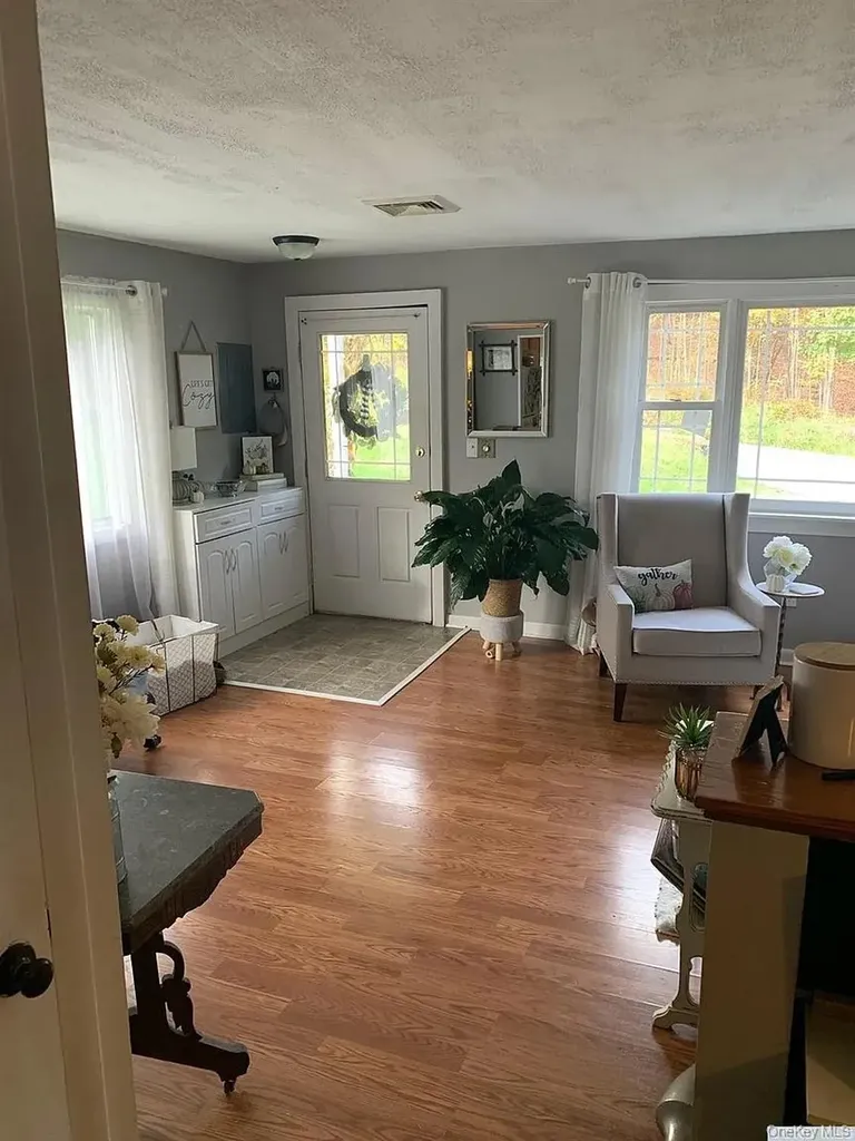 81 Cauterskill Avenue Catskill NY 12414