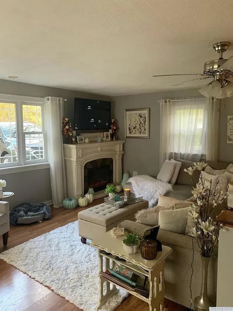 81 Cauterskill Avenue Catskill NY 12414