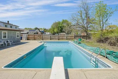 49 Blauvelt Avenue West Haverstraw NY 10993