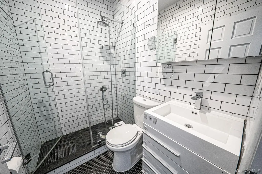 176A 26 Brooklyn NY 11232