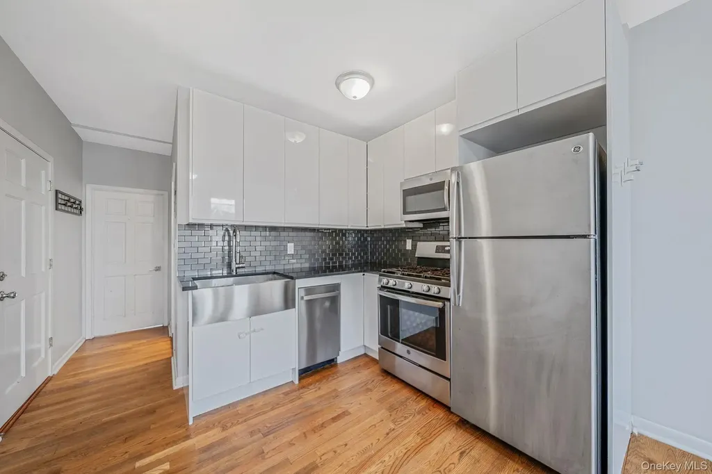 176A 26 Brooklyn NY 11232