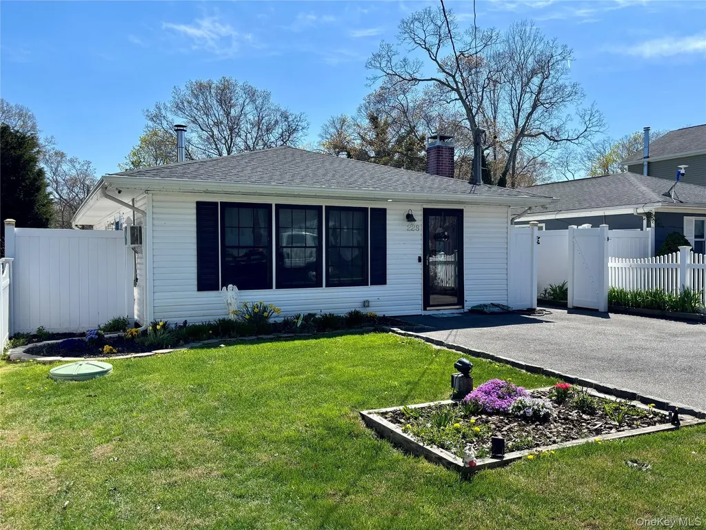 228 Patchogue Avenue Mastic NY 11950