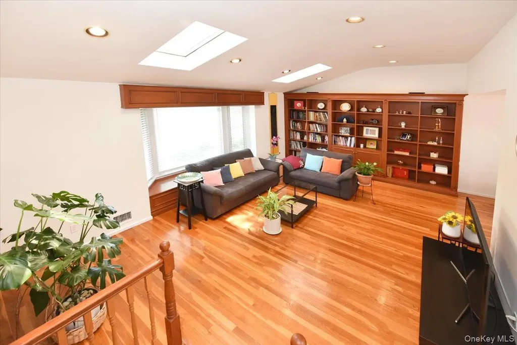 10 Orange Drive Jericho NY 11753