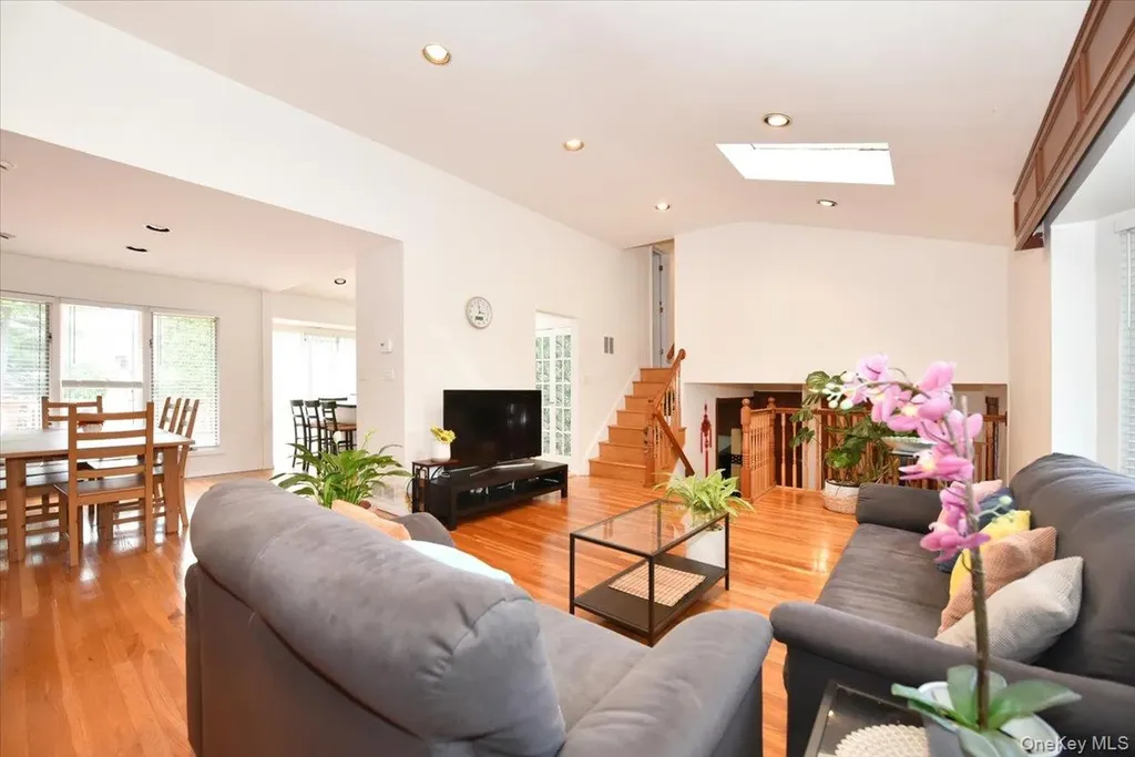 10 Orange Drive Jericho NY 11753