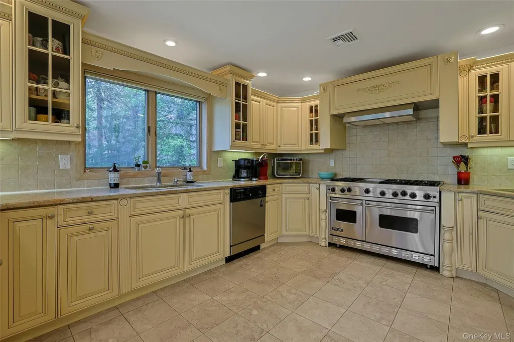 6 Treeline Terrace Nyack NY 10960