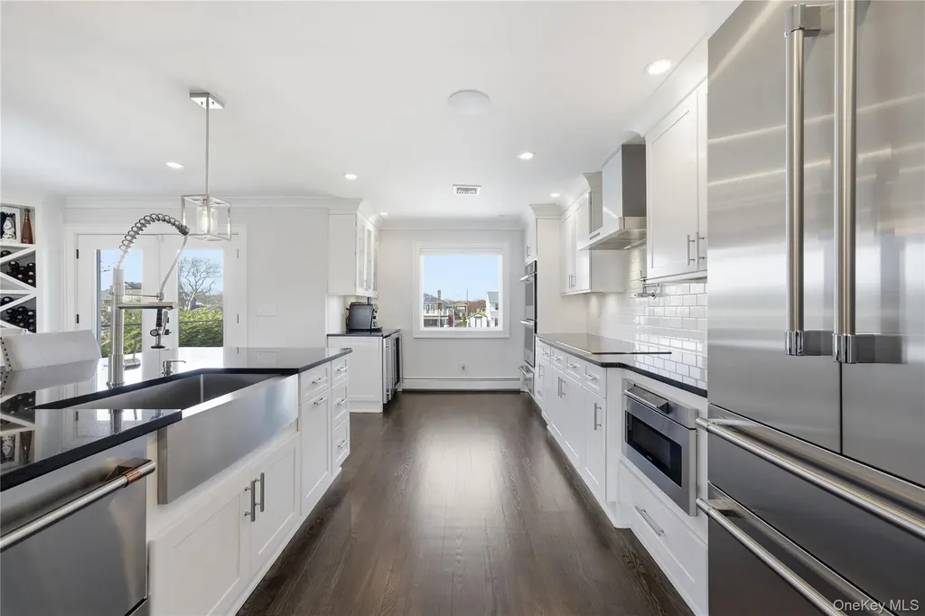 11 Dolphin Lane West Islip NY 11795
