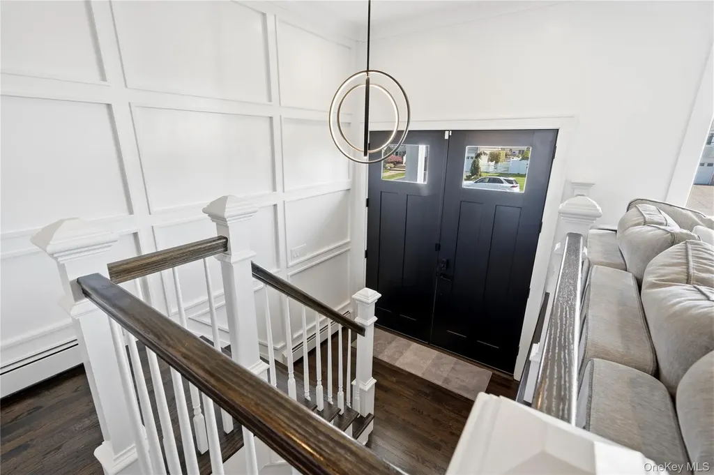11 Dolphin Lane West Islip NY 11795