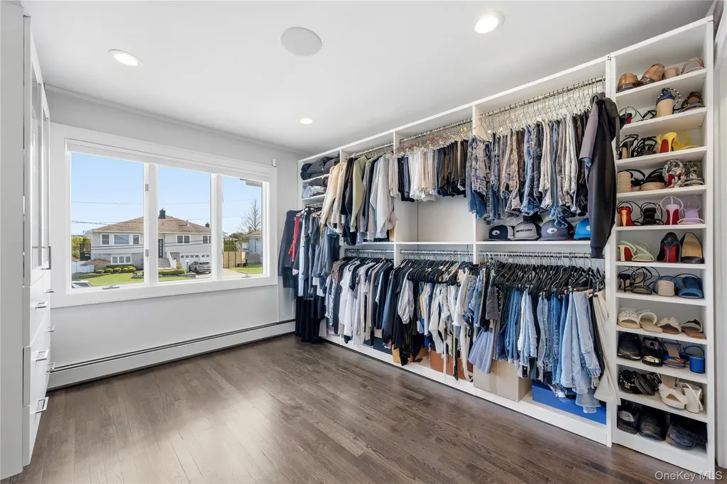 11 Dolphin Lane West Islip NY 11795