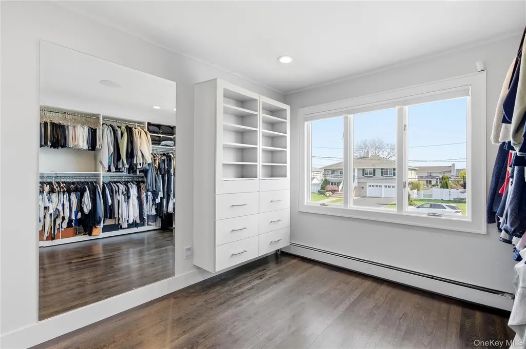11 Dolphin Lane West Islip NY 11795