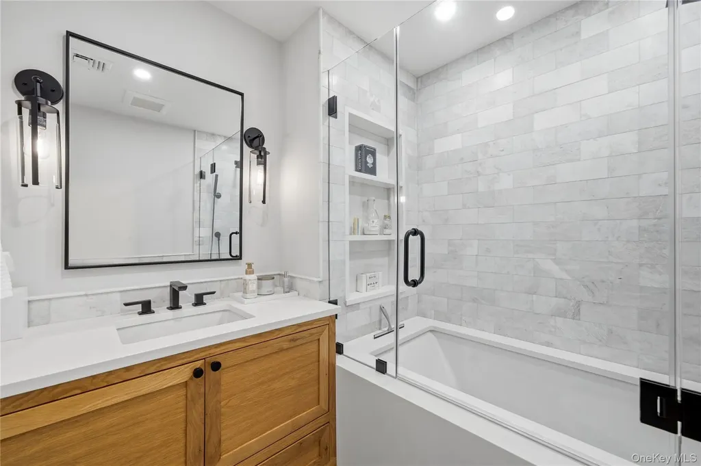 11 Dolphin Lane West Islip NY 11795