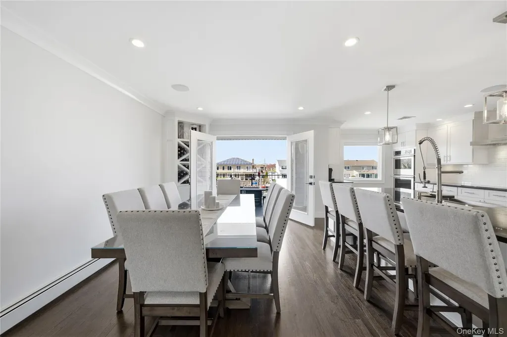11 Dolphin Lane West Islip NY 11795