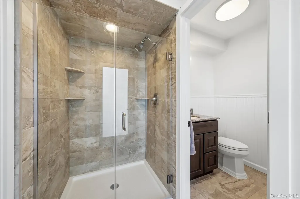 11 Dolphin Lane West Islip NY 11795