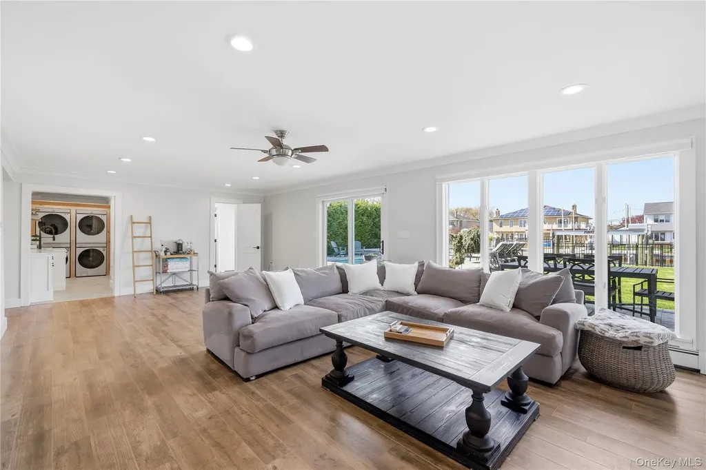 11 Dolphin Lane West Islip NY 11795
