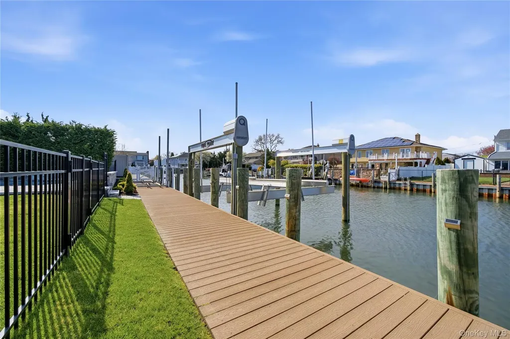 11 Dolphin Lane West Islip NY 11795