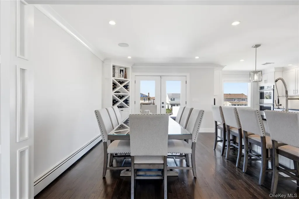 11 Dolphin Lane West Islip NY 11795