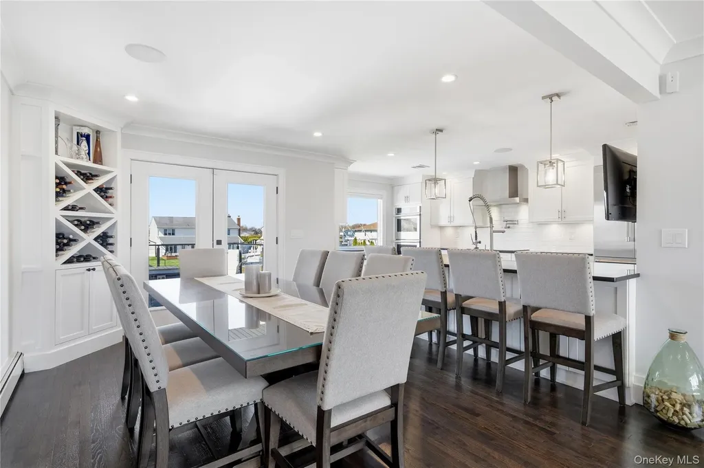 11 Dolphin Lane West Islip NY 11795