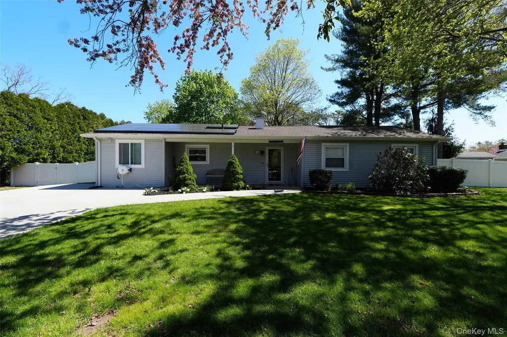 165 Randall Road Shoreham NY 11786