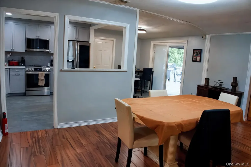 165 Randall Road Shoreham NY 11786