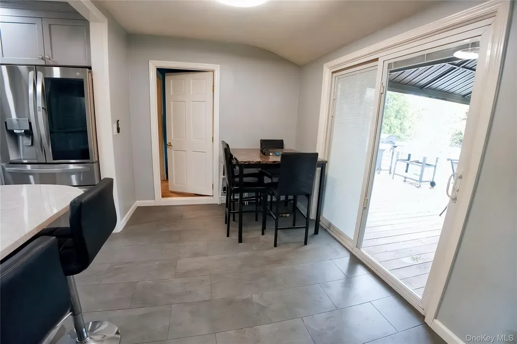 165 Randall Road Shoreham NY 11786