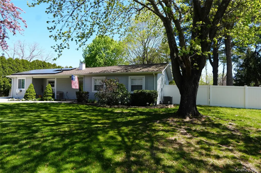 165 Randall Road Shoreham NY 11786