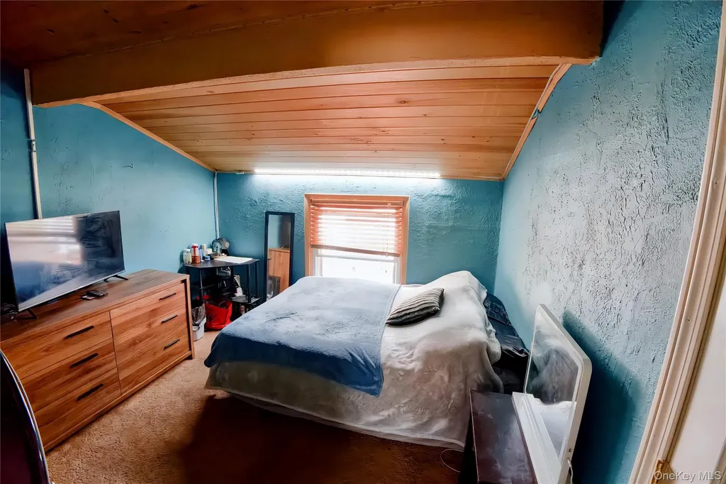 165 Randall Road Shoreham NY 11786