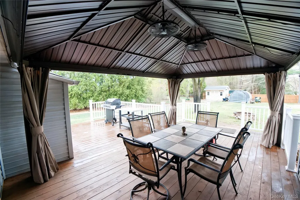 165 Randall Road Shoreham NY 11786