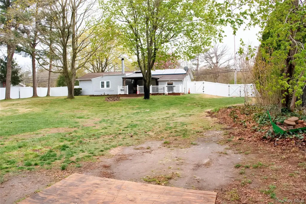 165 Randall Road Shoreham NY 11786