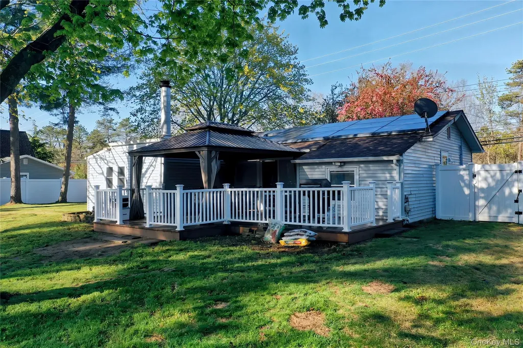 165 Randall Road Shoreham NY 11786