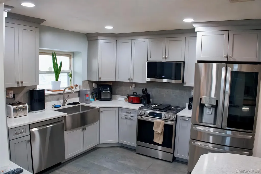 165 Randall Road Shoreham NY 11786