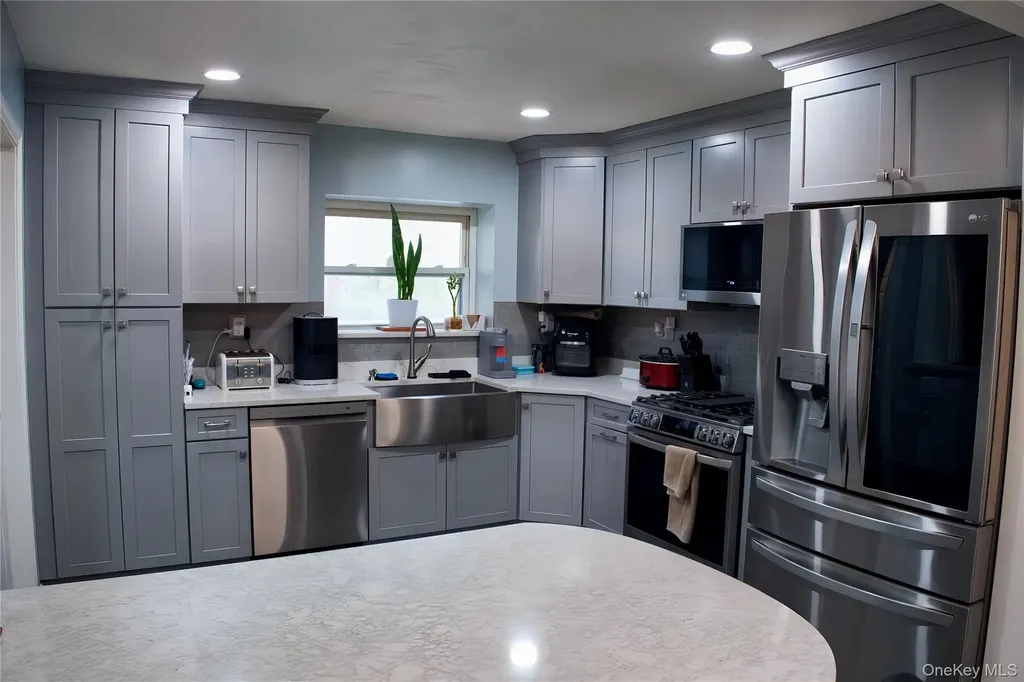 165 Randall Road Shoreham NY 11786