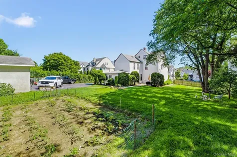81 Woodland Avenue New Rochelle NY 10805
