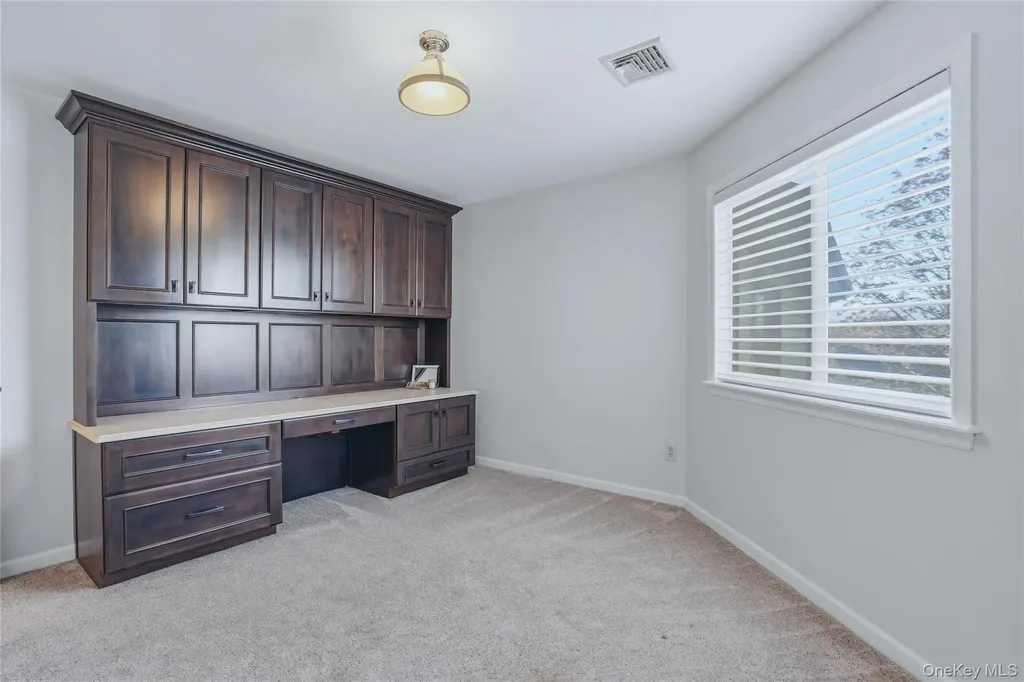 739 Hewitt Lane New Windsor NY 12553